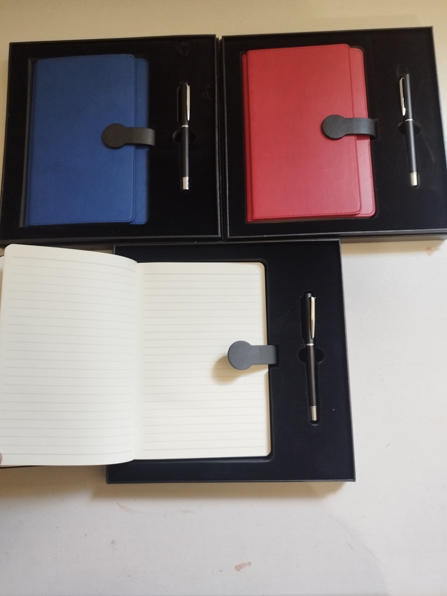 Set de libreta (doble pasta dura vinipiel) y boligrafo, personalizados