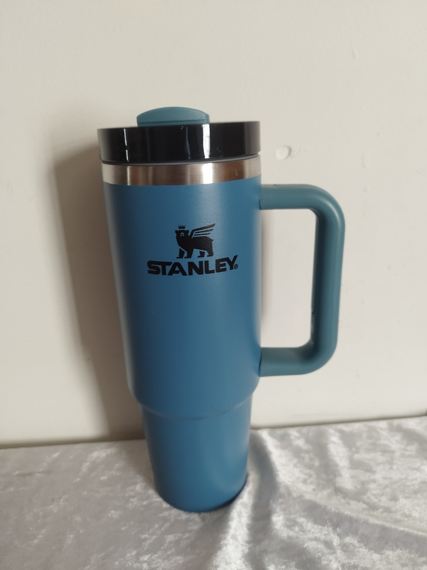 Termo 30 oz con asa (Stanley económico)